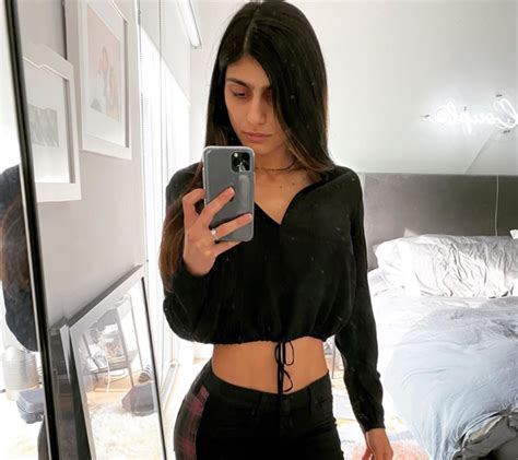 Former porn star Mia Khalifa has revealed why her OnlyFans。